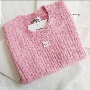 FINAL WEEKEND AVAILABLE Chanel 22P pink tweed sleeveless top size 40